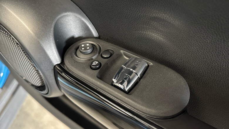 MINI Cooper 2.0 S Exclusive 3dr Auto Petrol Hatchback